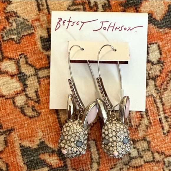 Betsey Johnson Faux Stone Spring Bunny Shaped Dangle Earrings - Picture 4 of 9